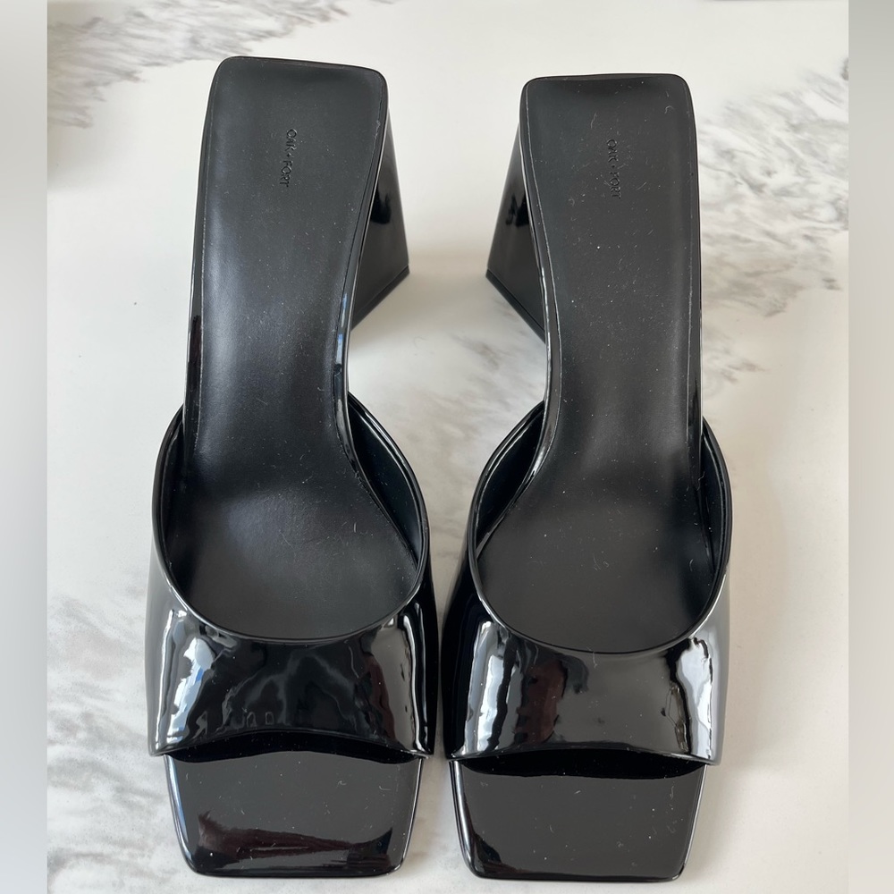OAK + FORT Square Toe Heel Sandal